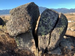 Oregon Trail Antique Split Boulders